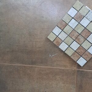 COTTO CUERO 56X56 LOURDES