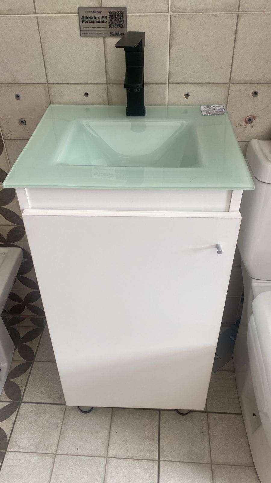 MUEBLE 45X40 C/MESADA VIDRIO Y GRIFERIA