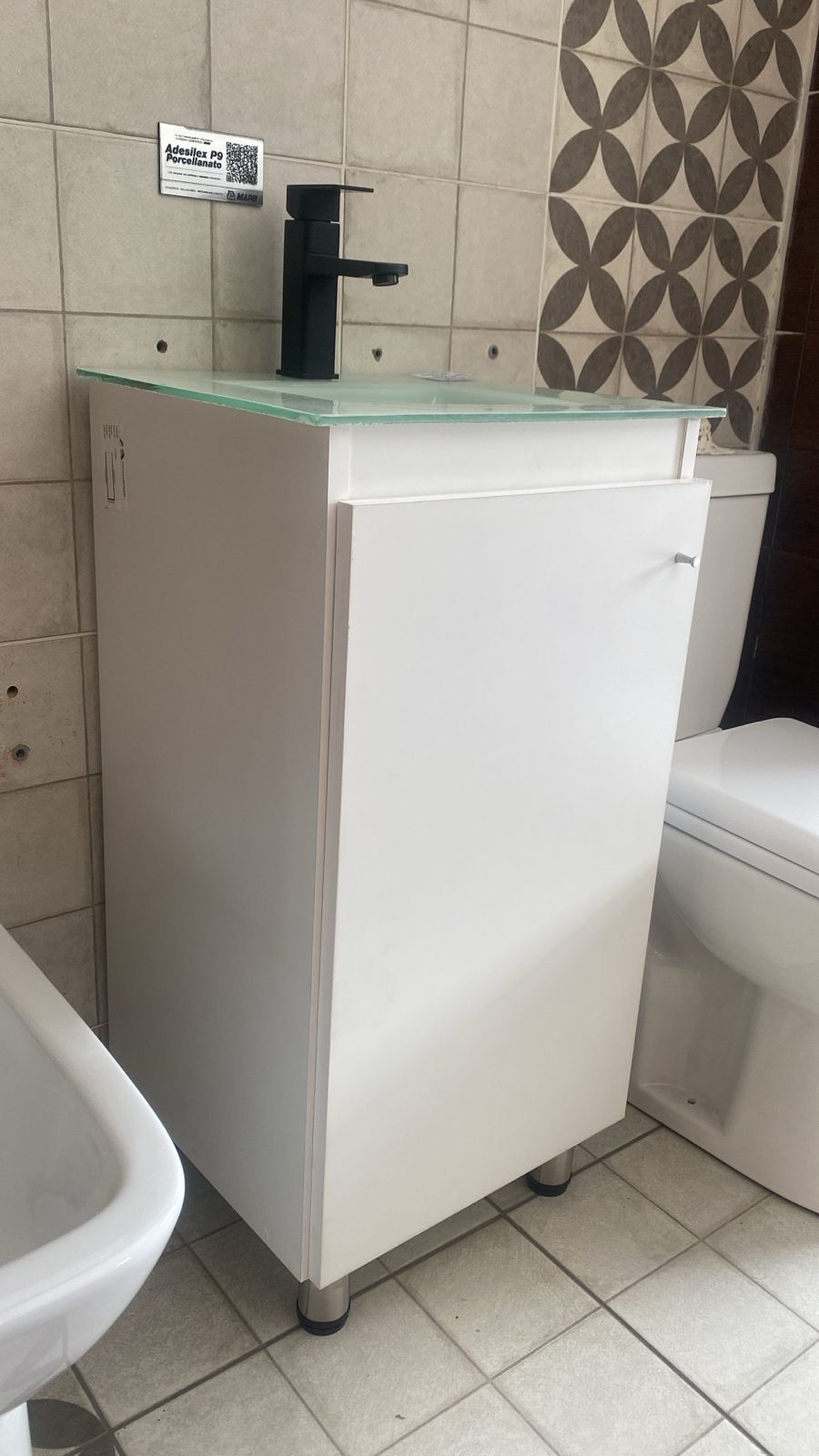 MUEBLE 45X40 C/MESADA VIDRIO Y GRIFERIA - Image 3