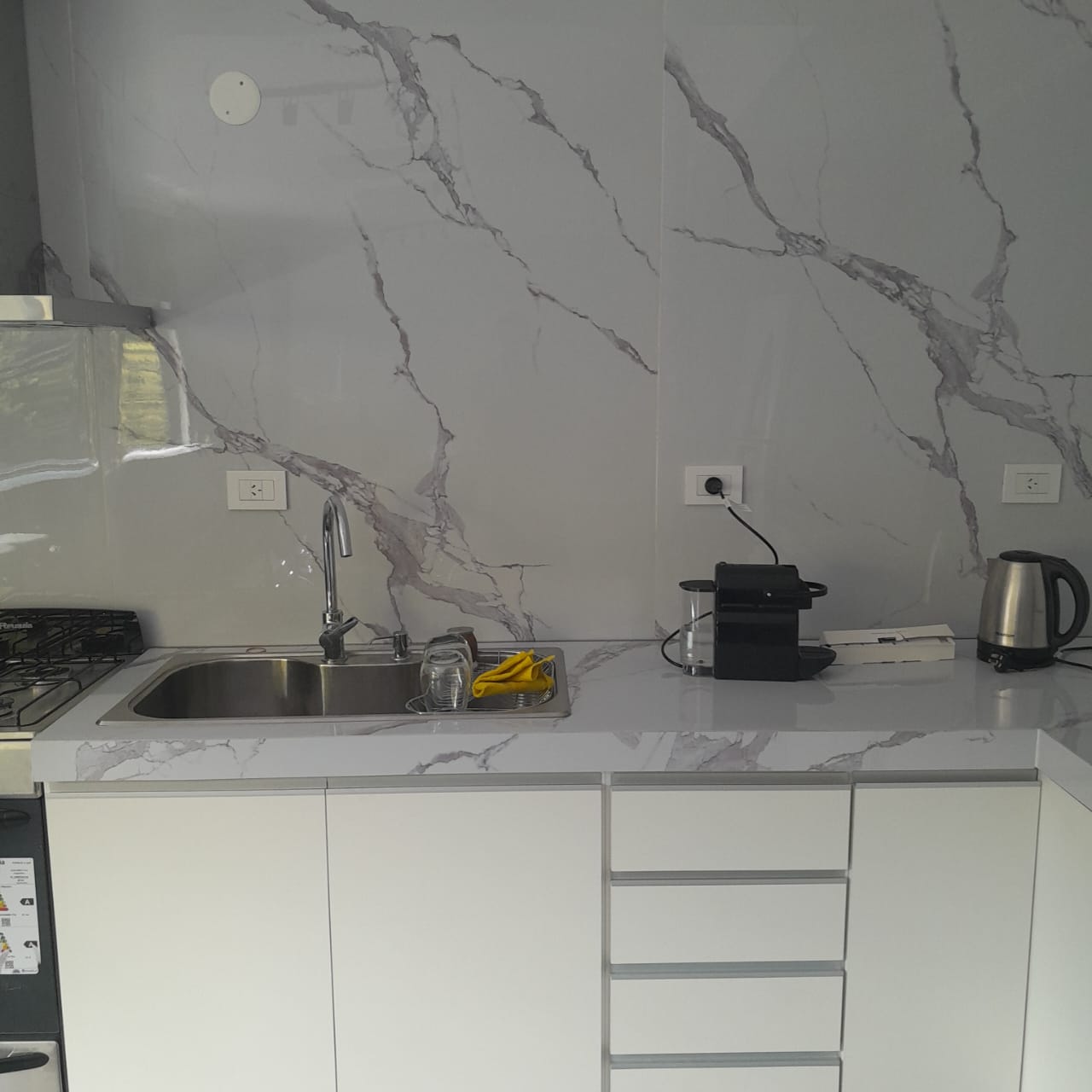 PLACAS PVC REVESTIR PAREDES BAÑO, COCINA, LIVING 1.22X2.44 Y 2.80X1.20 BRILLANTE - Image 2