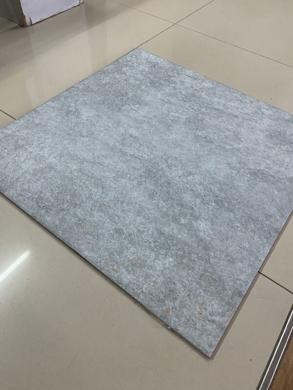 PIEDRA GRIS 56X56 LOURDES - Image 3